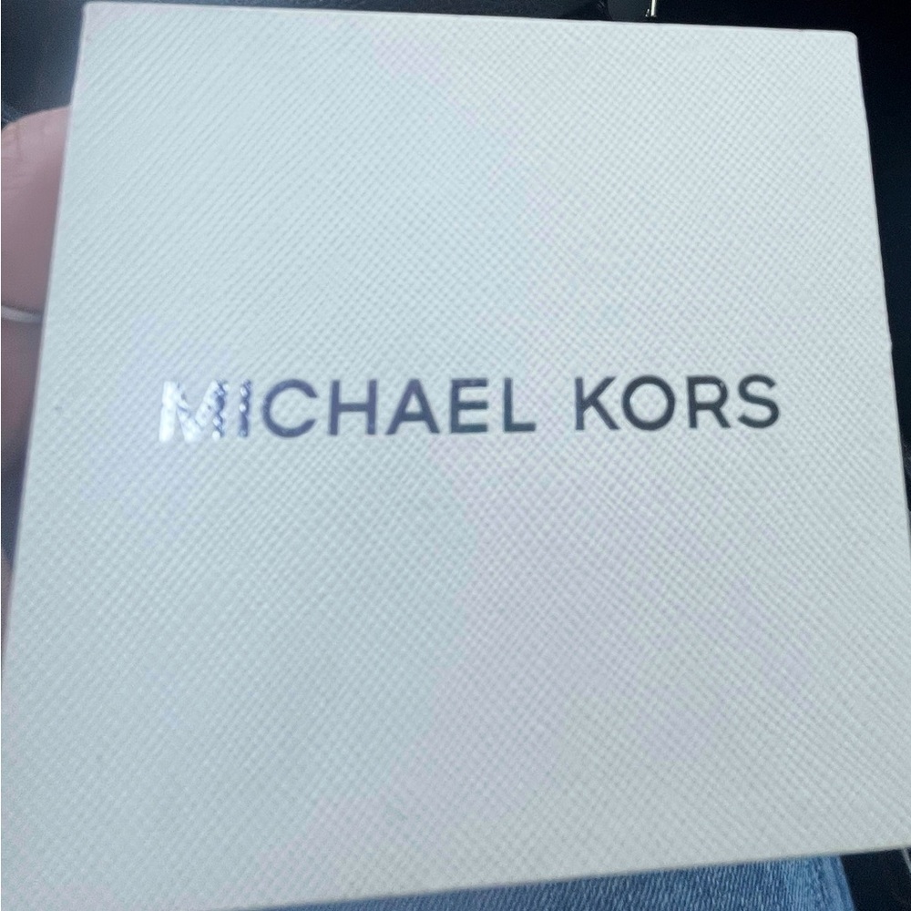 Michael Kors silver watch - Picture 4 of 7